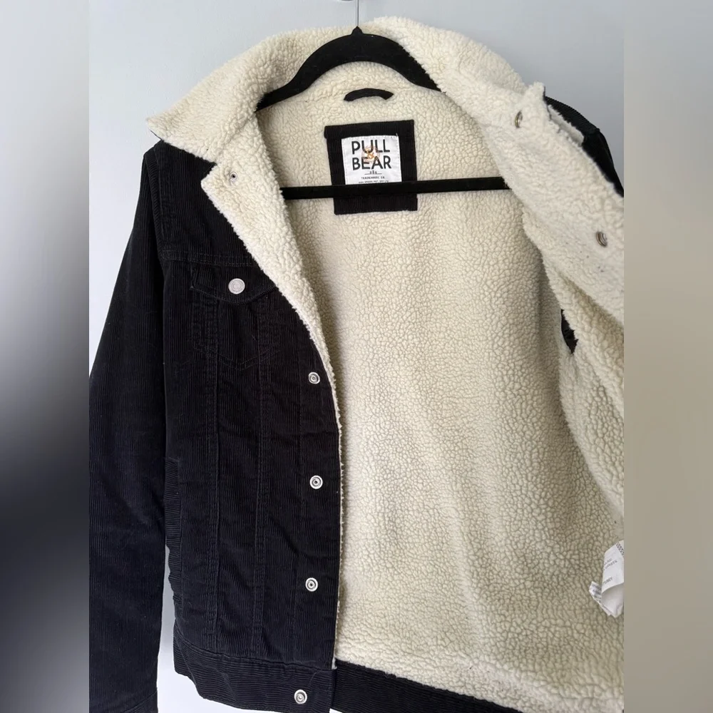 Pull&Bear Black Corduroy Jacket with Cream Sherpa Lining - Picture 3 of 7